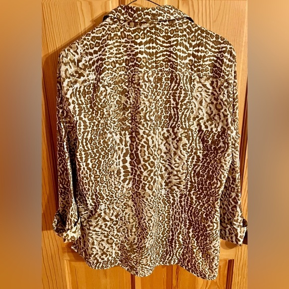 Foxcroft Crocodile Print Button-Up Shirt by Size M Fitted Safari Glam Mob Wife - Picture 8 of 15